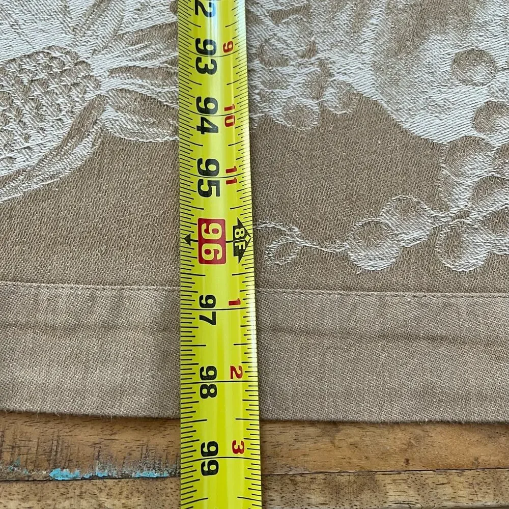 Williams-Sonoma Tablecloth 65 x 98.5